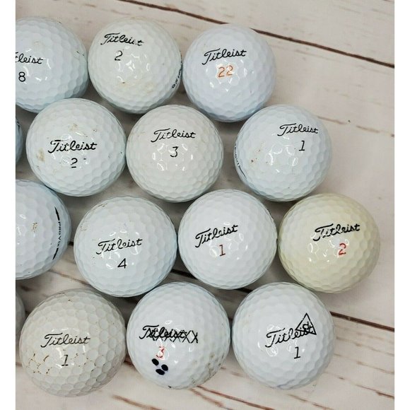 17 Titleist #1 #2 #3 #4 #8 & #22 Golf Balls Some Balls Are Dirty Some are Clean - Picture 3 of 12